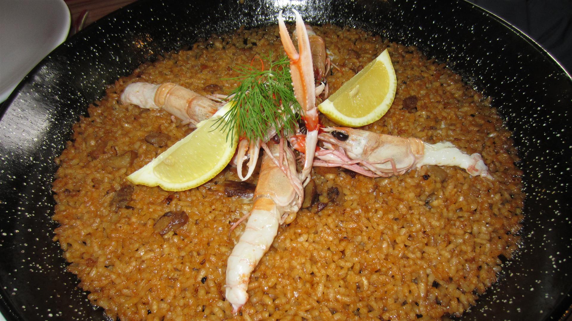 Alejandro del Toro Rice with mushrooms and langoustines